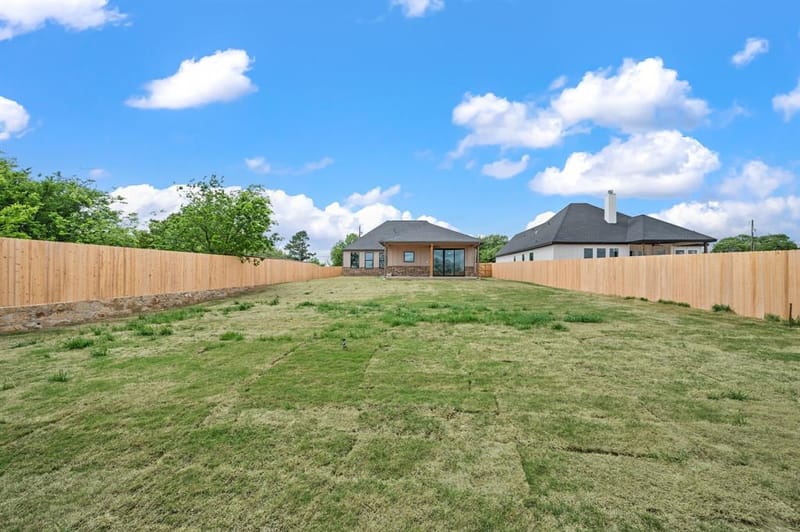 806 N Avenue E, Springtown TX 76082 - Photo 24