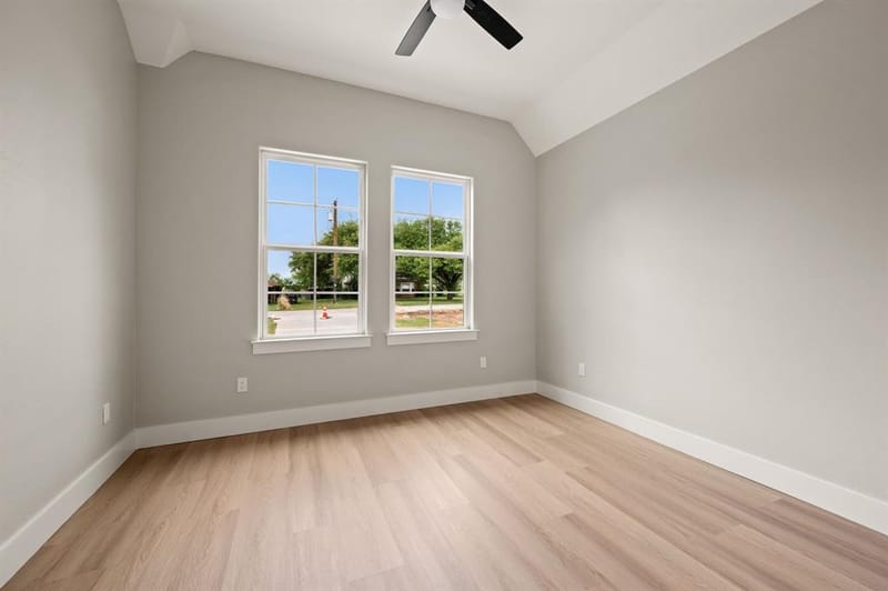 806 N Avenue E, Springtown TX 76082 - Photo 18