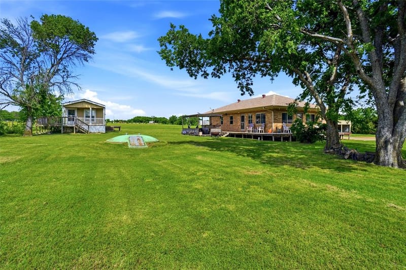 8983 W Odneal Road, Krum TX 76249 - Photo 6