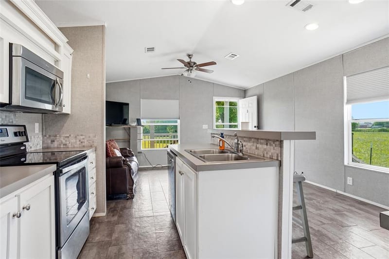 8983 W Odneal Road, Krum TX 76249 - Photo 22