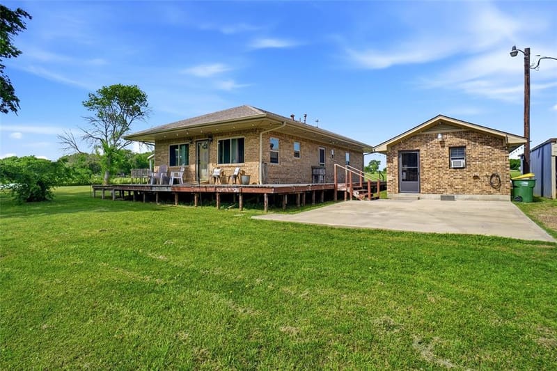 8983 W Odneal Road, Krum TX 76249 - Photo 7