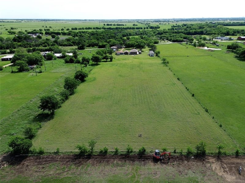 8983 W Odneal Road, Krum TX 76249 - Photo 5