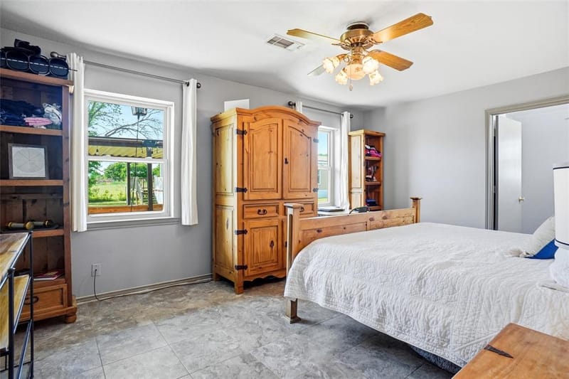8983 W Odneal Road, Krum TX 76249 - Photo 14