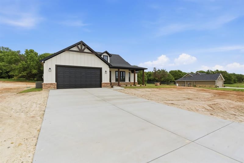 145 Graystone, Weatherford TX 76088 - Photo 2