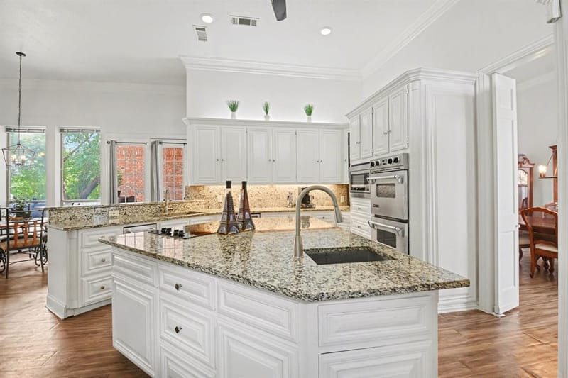 5205 Vicksburg Drive, Arlington TX 76017 - Photo 6