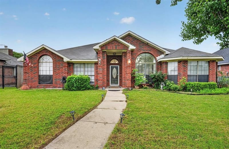 1701 Briargrove Drive, Mesquite TX 75181 - Photo 2