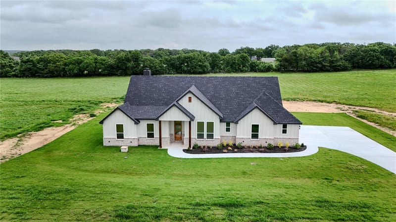 204 Sweetgrass Drive, Poolville TX 76487 - Photo 2