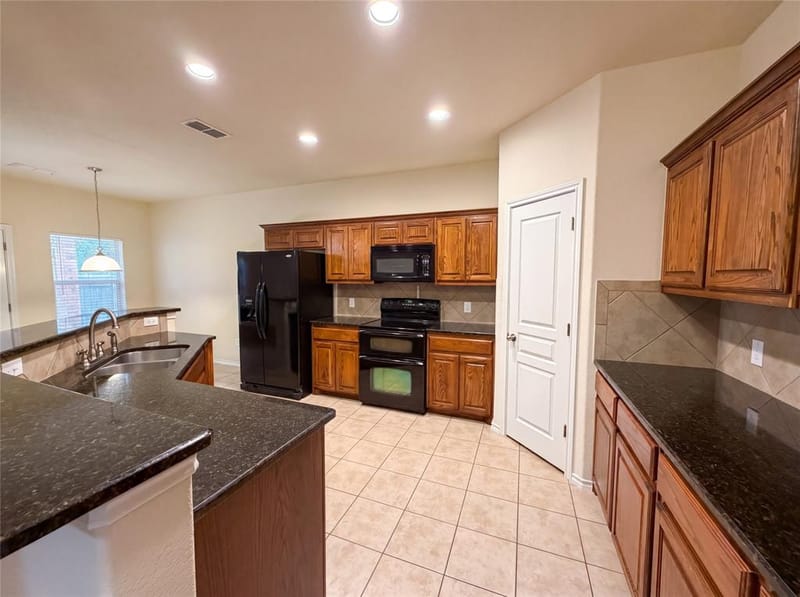 9816 Mullins Crossing Drive, Fort Worth TX 76126 - Photo 2
