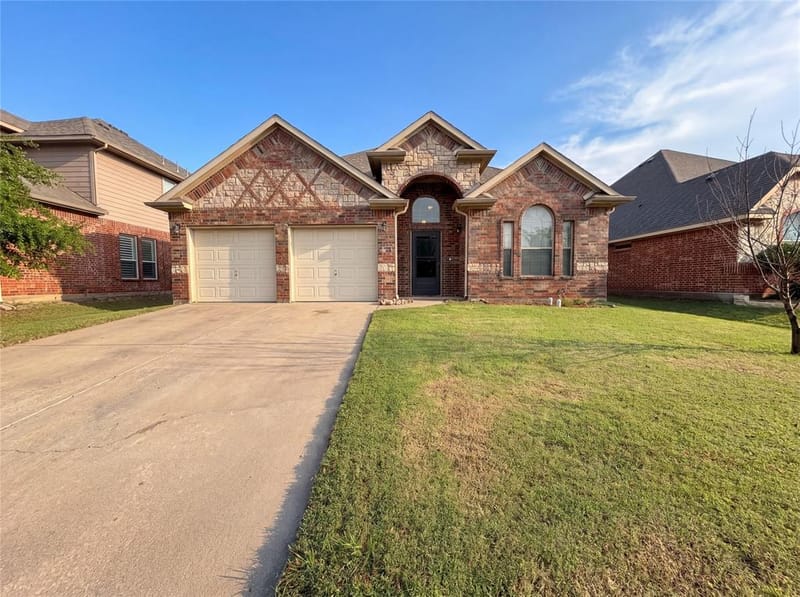 9816 Mullins Crossing Drive, Fort Worth TX 76126