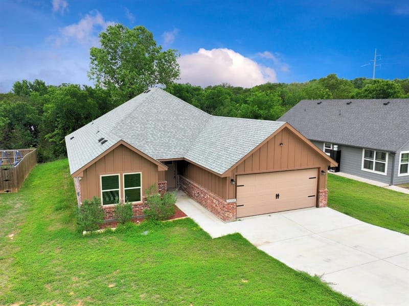 2615 San Gabriel Drive, Granbury TX 76048