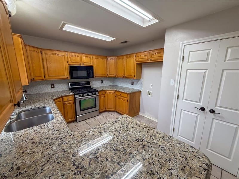 2204 N Village Drive, Bonham TX 75418 - Photo 10
