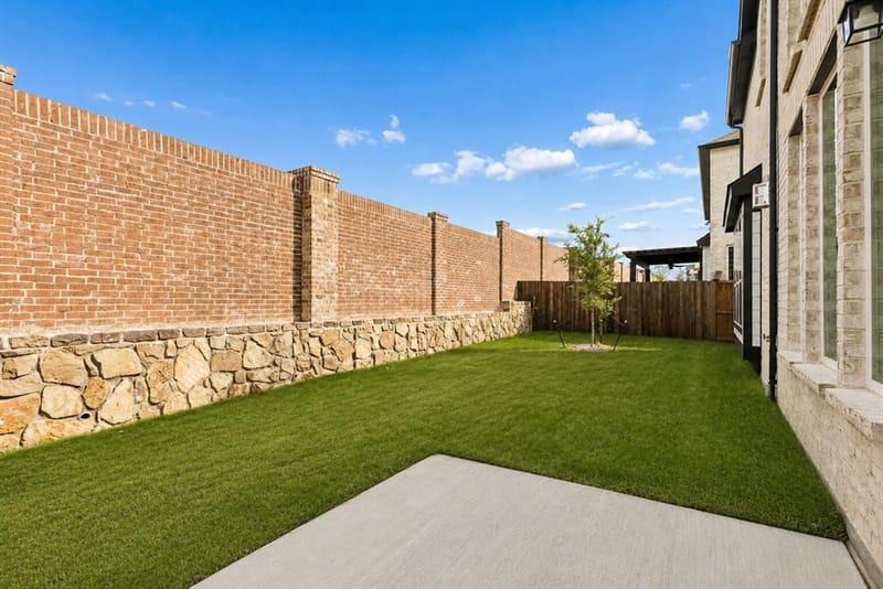 2443 Bussey Drive, Irving TX 75062 - Photo 38