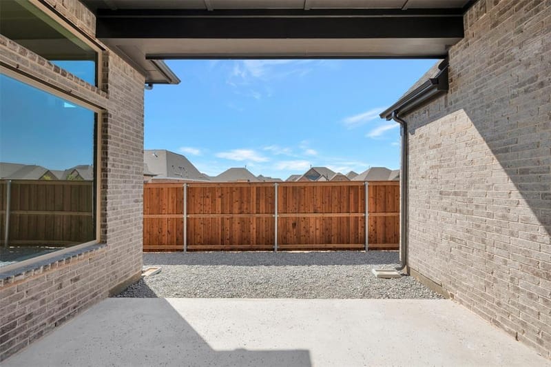 4715 Boyds Branch Drive, Arlington TX 76005 - Photo 2