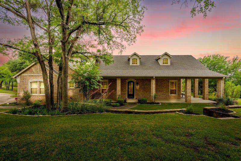 6417 Beacon Vista Circle, Granbury TX 76049 - Photo 2