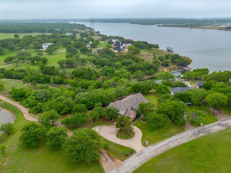 6417 Beacon Vista Circle, Granbury TX 76049 - Photo 3