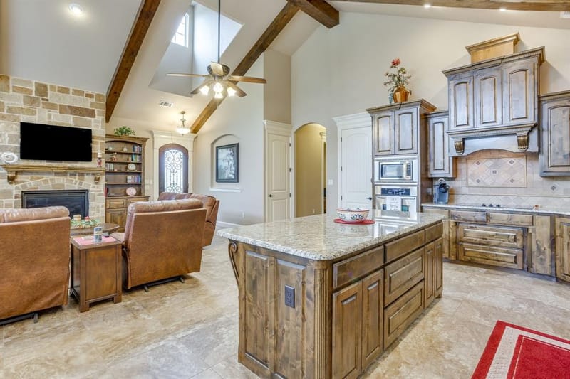 6417 Beacon Vista Circle, Granbury TX 76049 - Photo 14