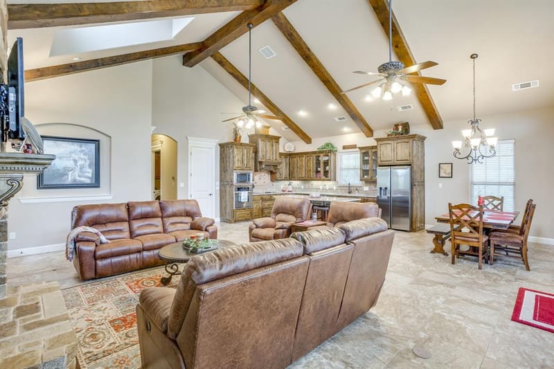 6417 Beacon Vista Circle, Granbury TX 76049 - Photo 11