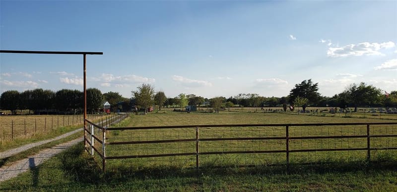 806 N Fm 1752, Savoy TX 75479 - Photo 17