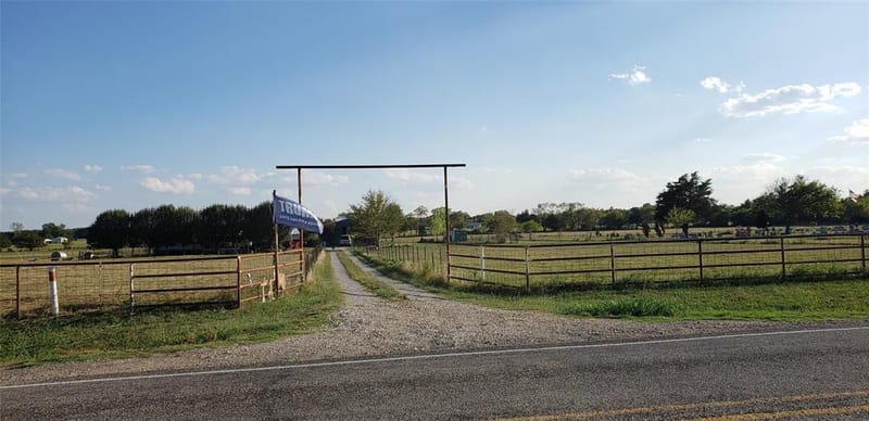 806 N Fm 1752, Savoy TX 75479 - Photo 32