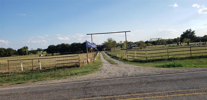 806 N Fm 1752, Savoy TX 75479 - Photo 33