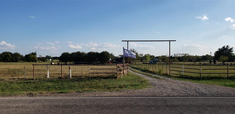 806 N Fm 1752, Savoy TX 75479 - Photo 31