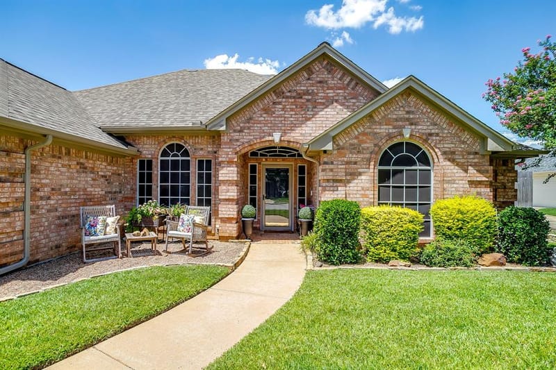 7732 Bridlewood Court, North Richland Hills TX 76182 - Photo 2