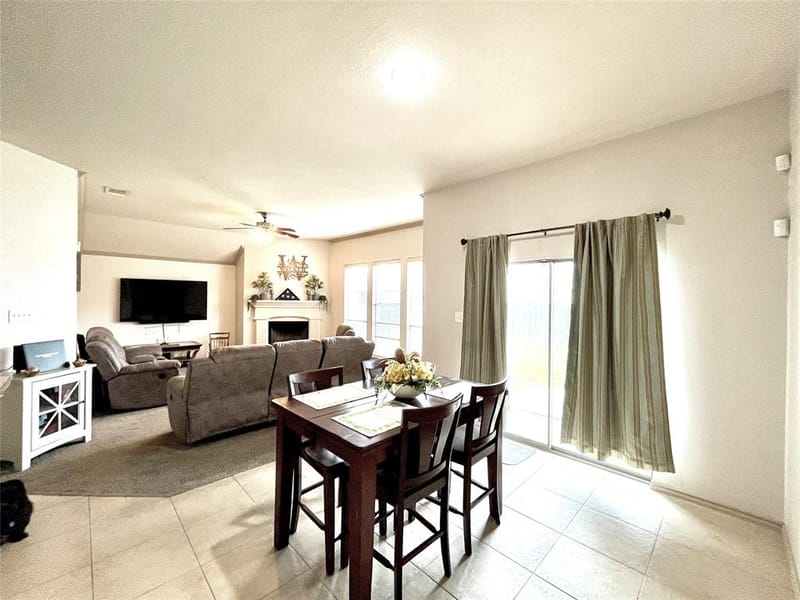 1113 Devonshire Drive, Glenn Heights TX 75154 - Photo 2