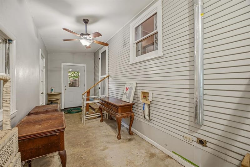 401 E Bridge Street, Granbury TX 76048 - Photo 23