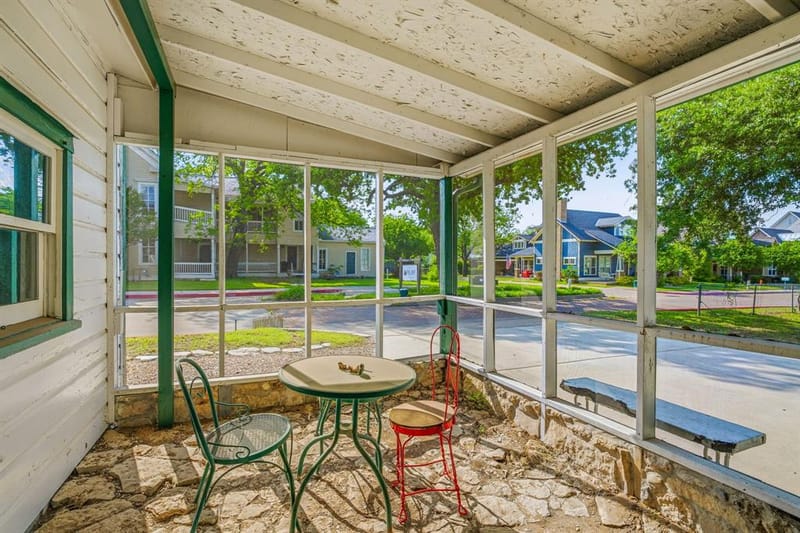 401 E Bridge Street, Granbury TX 76048 - Photo 26