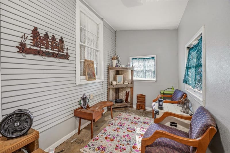 401 E Bridge Street, Granbury TX 76048 - Photo 22
