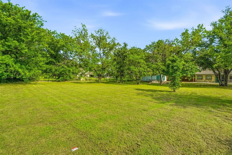 401 E Bridge Street, Granbury TX 76048 - Photo 30