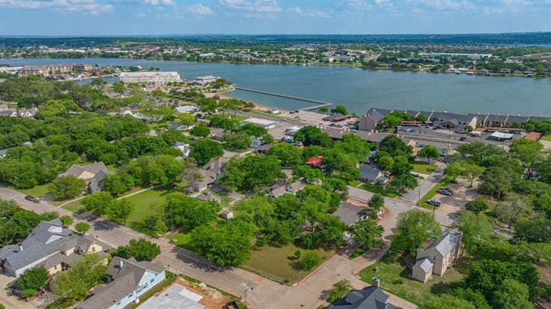 401 E Bridge Street, Granbury TX 76048 - Photo 39