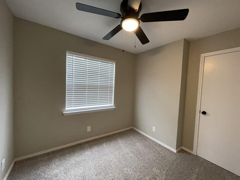 4104 GREEN ACRES Circle, Arlington TX 76017 - Photo 12