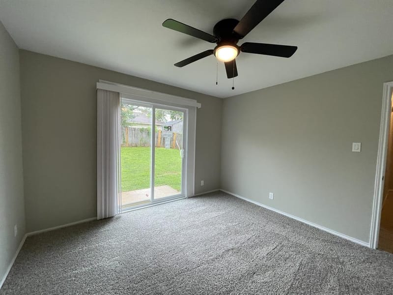 4104 GREEN ACRES Circle, Arlington TX 76017 - Photo 9