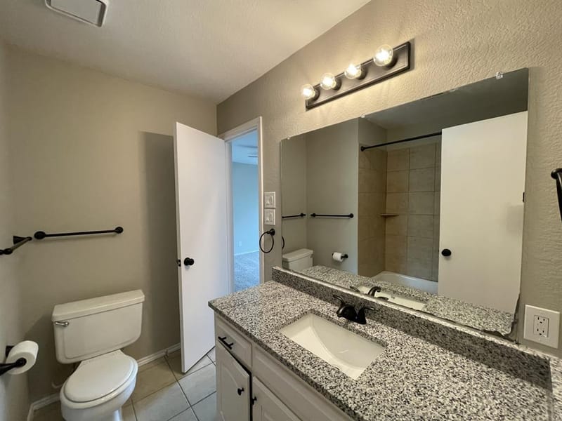 4104 GREEN ACRES Circle, Arlington TX 76017 - Photo 11