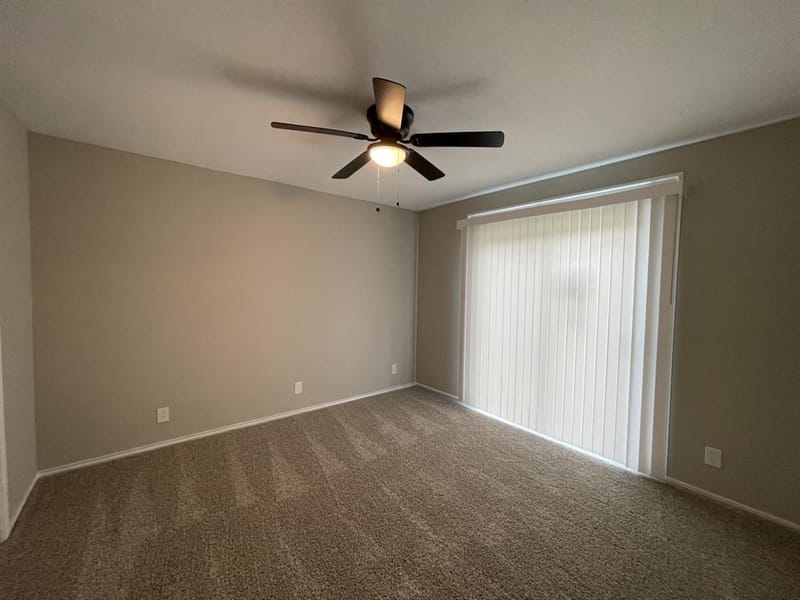 4104 GREEN ACRES Circle, Arlington TX 76017 - Photo 8
