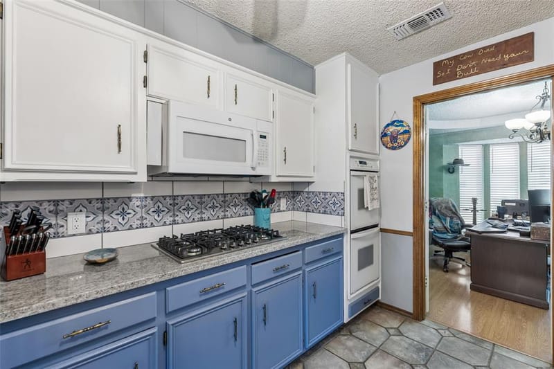 5707 Trail Crest Drive, Arlington TX 76017 - Photo 6