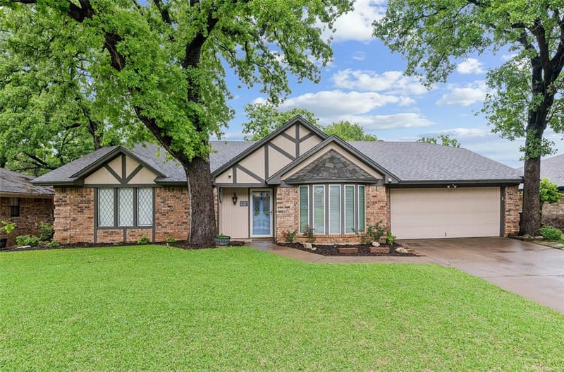5707 Trail Crest Drive, Arlington TX 76017
