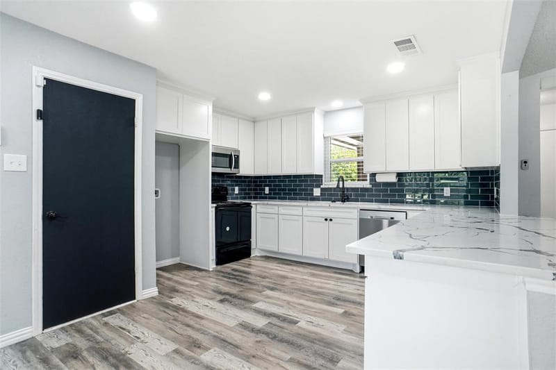 261 Timberlake Drive, Azle TX 76020 - Photo 12