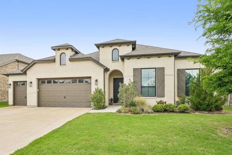 449 Country Meadows Boulevard, Waxahachie TX 75165 - Photo 2