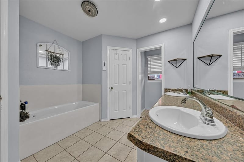 1557 Woodbee Court, Azle TX 76020 - Photo 17