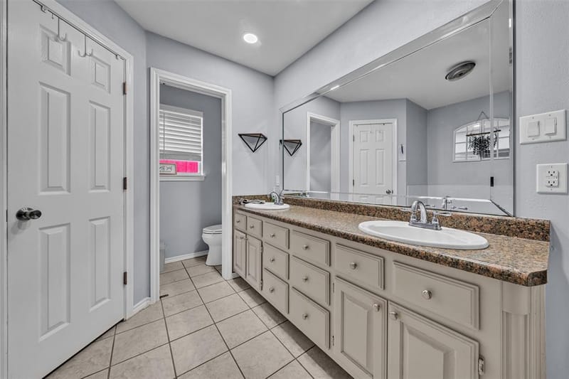 1557 Woodbee Court, Azle TX 76020 - Photo 16