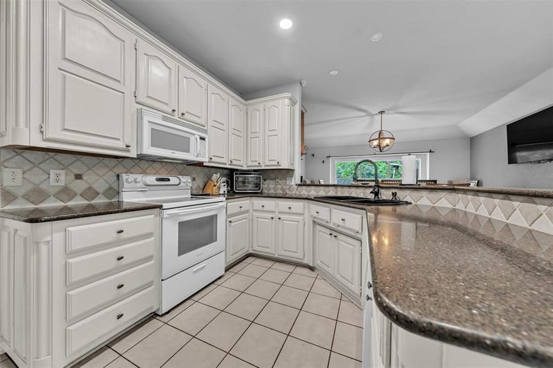 1557 Woodbee Court, Azle TX 76020 - Photo 9