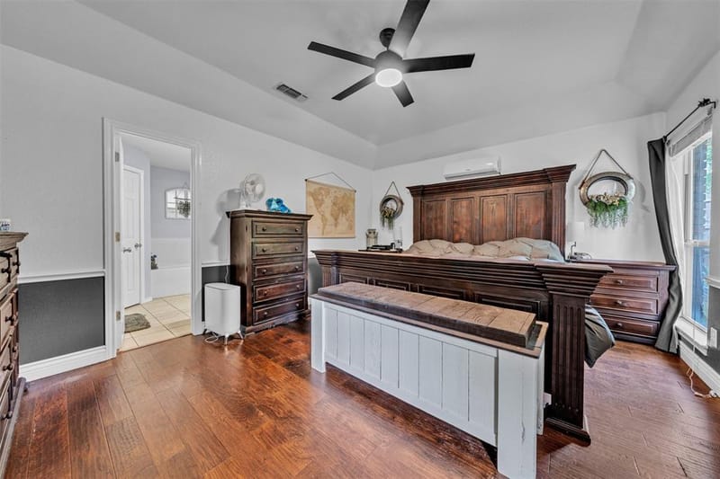 1557 Woodbee Court, Azle TX 76020 - Photo 15