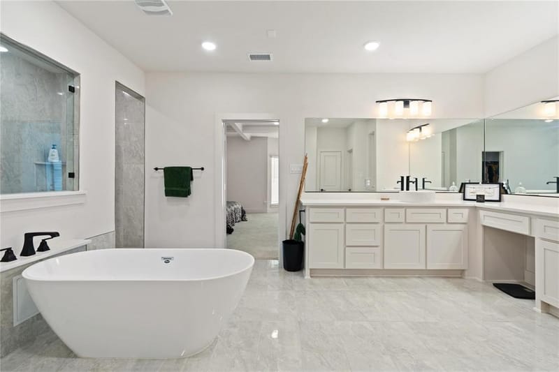 704 S HIDDEN LAKES Drive, DeSoto TX 75115 - Photo 23