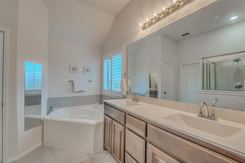2036 Abbey Road, Heartland TX 75126 - Photo 17