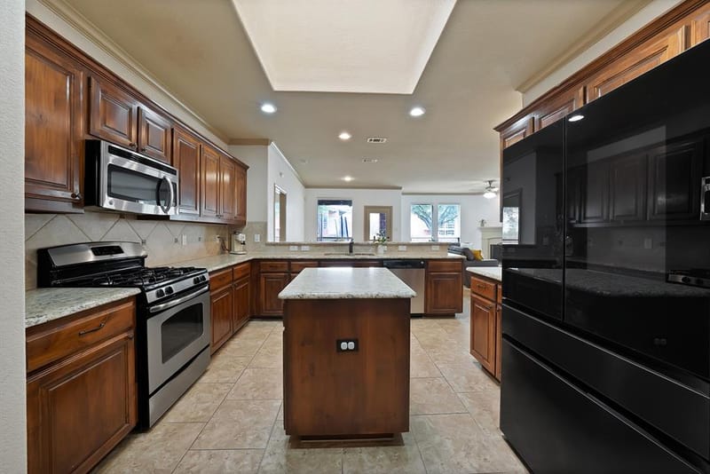 8116 Misty Water Drive, Fort Worth TX 76131 - Photo 9