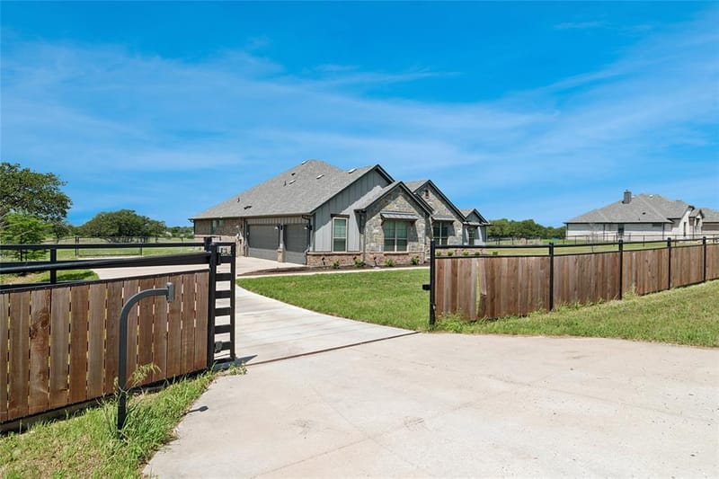 587 Old Agnes Road, Weatherford TX 76088 - Photo 2
