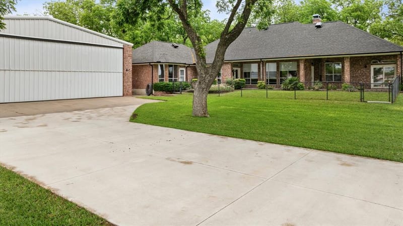9616 Air Park Drive, Granbury TX 76049 - Photo 30