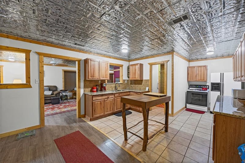 153 Center Loop, Whitney TX 76692 - Photo 2